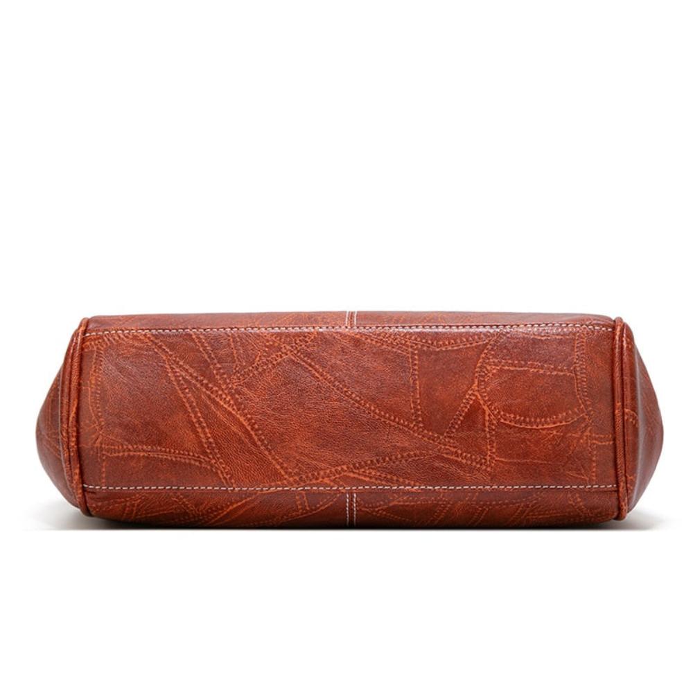 Мила - Безвременска винтаге торба са елегантном копчом