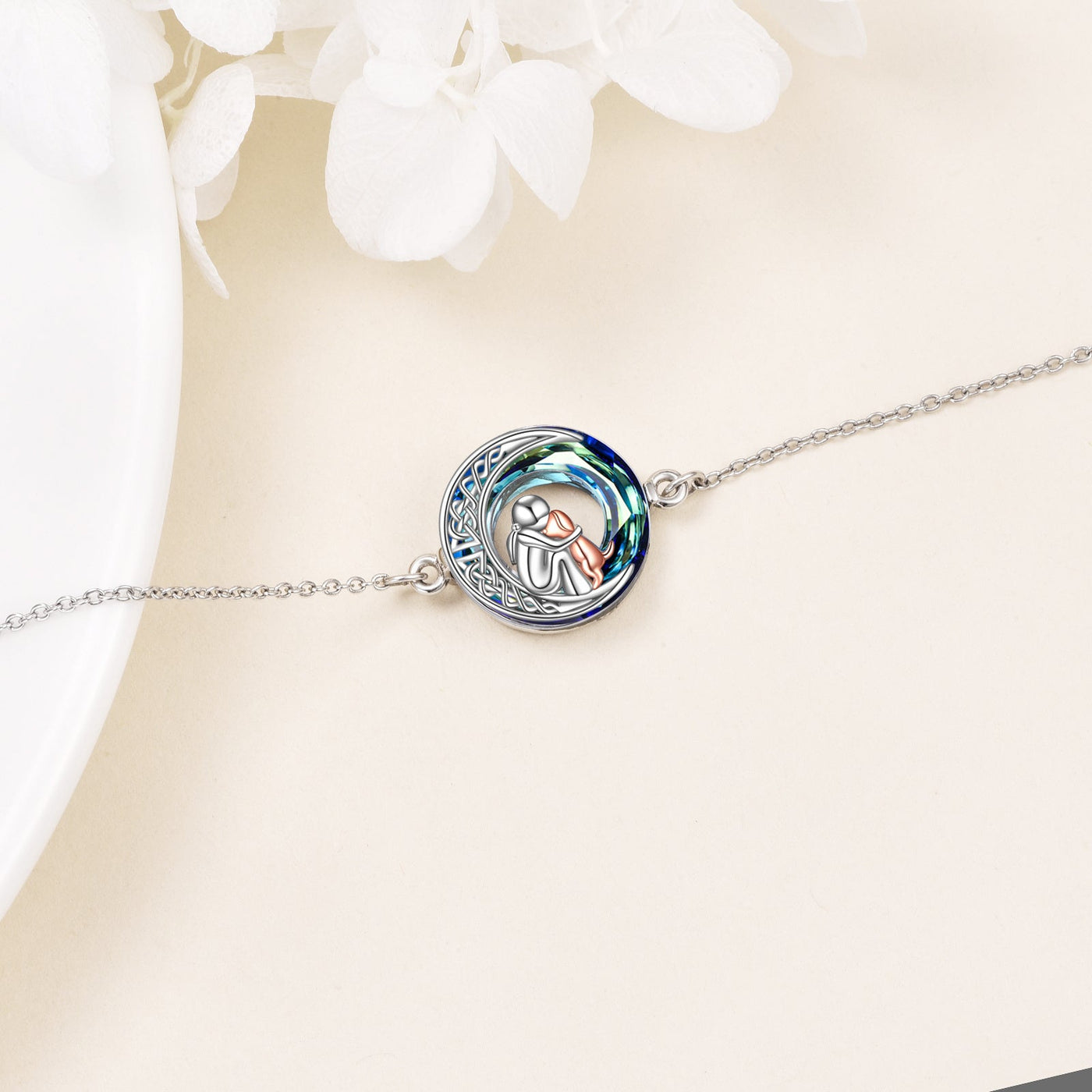 Сребрна подесива наруквица са привеском за пса