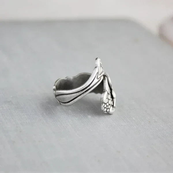 Прстен са цветом колибрија