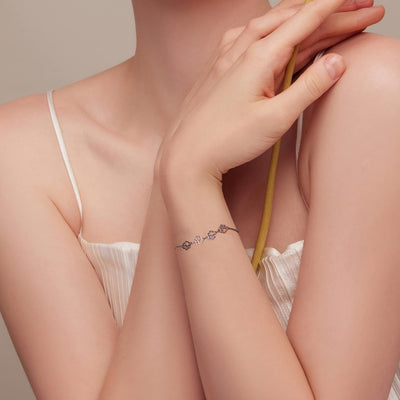 Сребрна наруквица са отиском шапе – подесива величина