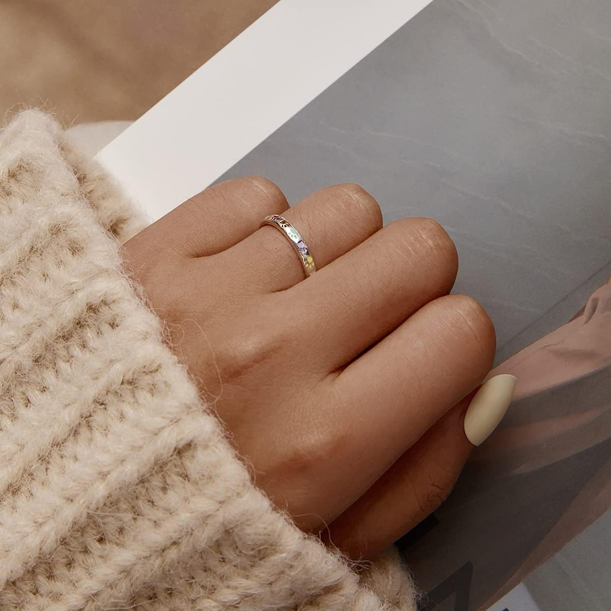 Сребрни прстен са дизајном шапе