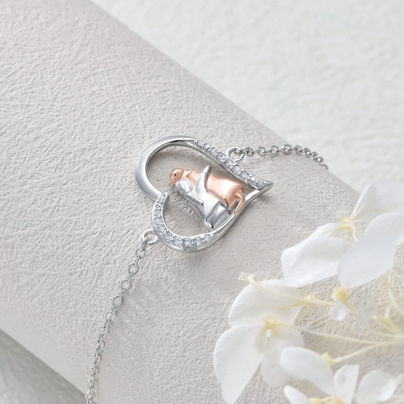 Слатка наруквица за загрљај