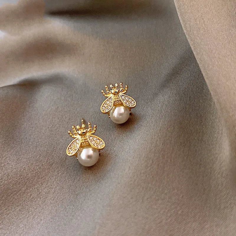 Honey Bee Pearl Stud Earrings – Elegant Gold-Tone Jewelry for Women