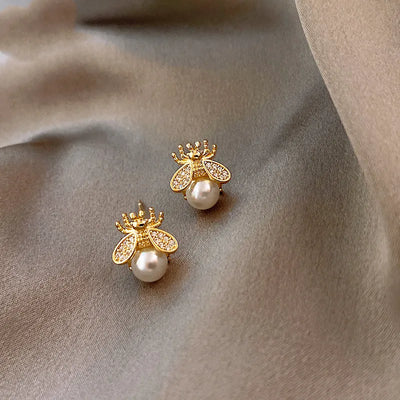 Honey Bee Pearl Stud Earrings – Elegant Gold-Tone Jewelry for Women
