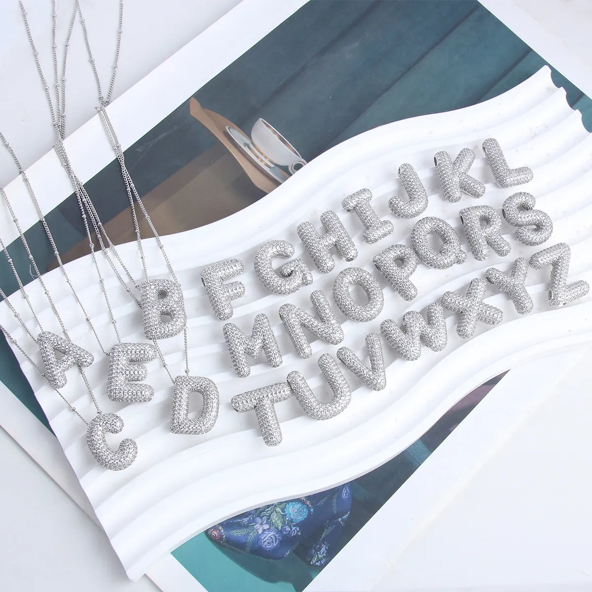 Огрлица са иницијалима у облику слова мехурића | Бело злато