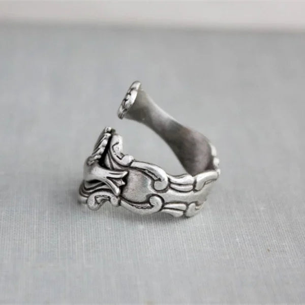 Прстен са цветом колибрија