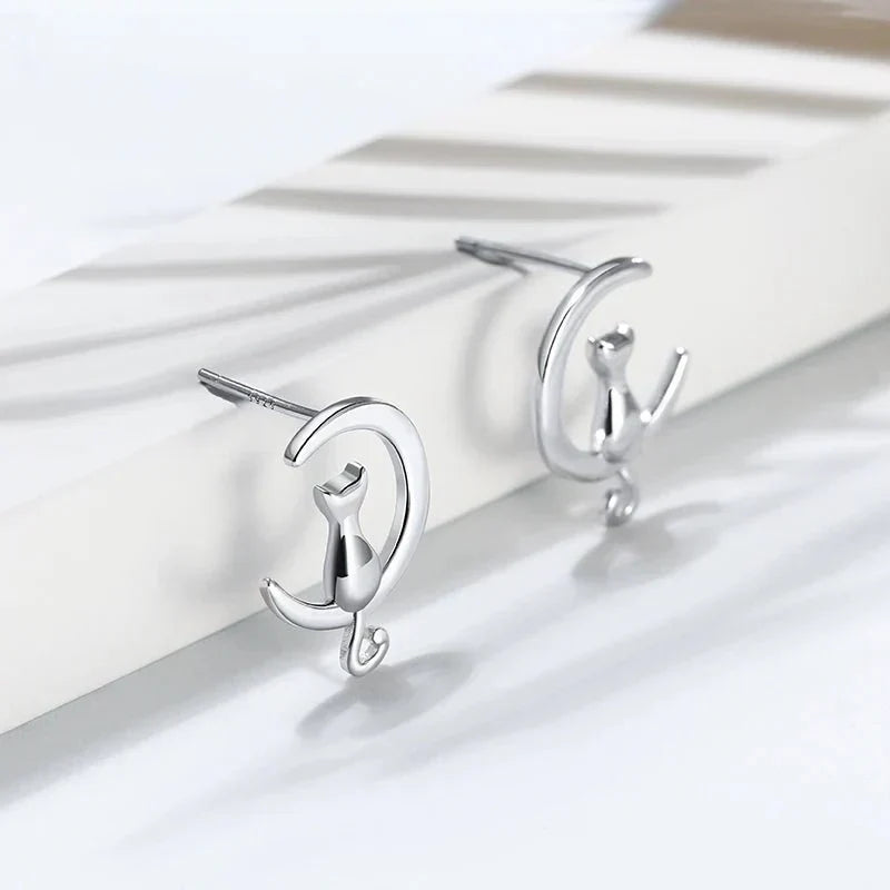 Сребрне минђуше са мачком и Месецом